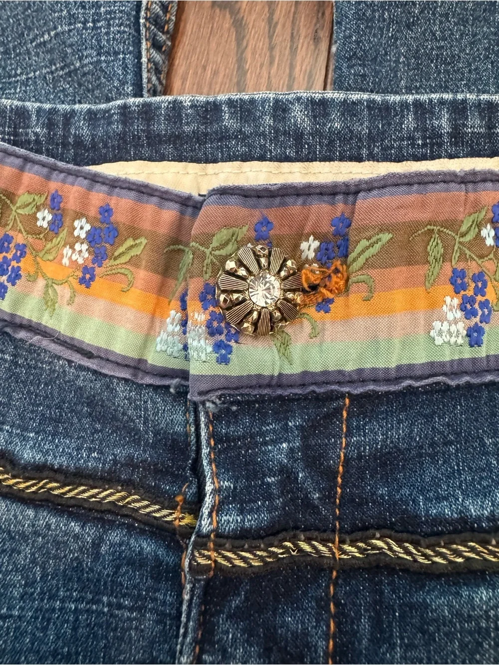 FIBERS Jeans by Barbara Lesser Floral Trim Bootcut Jeans Y2K Boho Denim Size 10
